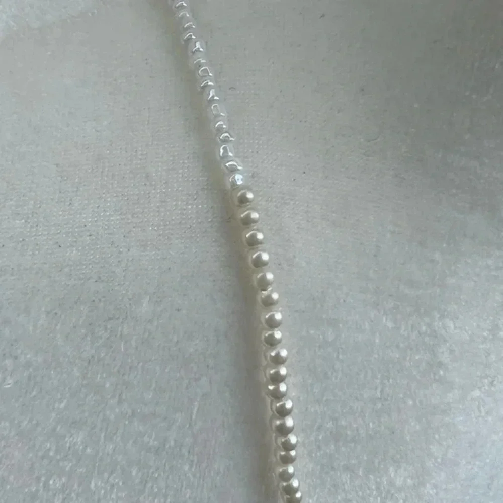 Beautiful seed bead wire necklace with Blue Center Bead and Metal 24 inch length - Picture 6 of 6